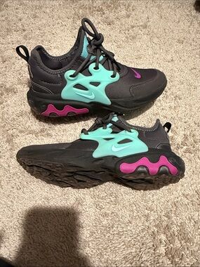 Nike Presto sneakers. Dark grey